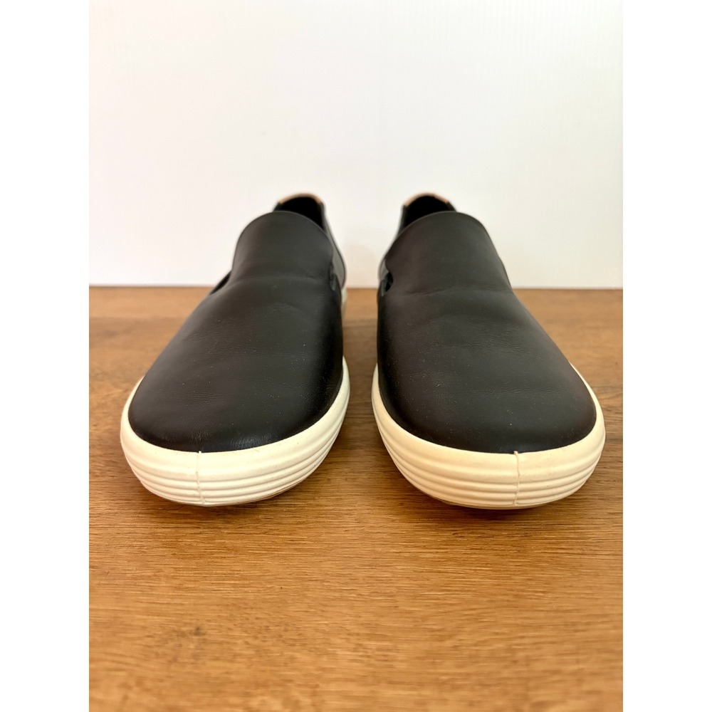 ECCO Soft 7 Black Leather Slip-On Size 9 40 Sneakers White Minimalist Comfort - Picture 2 of 4